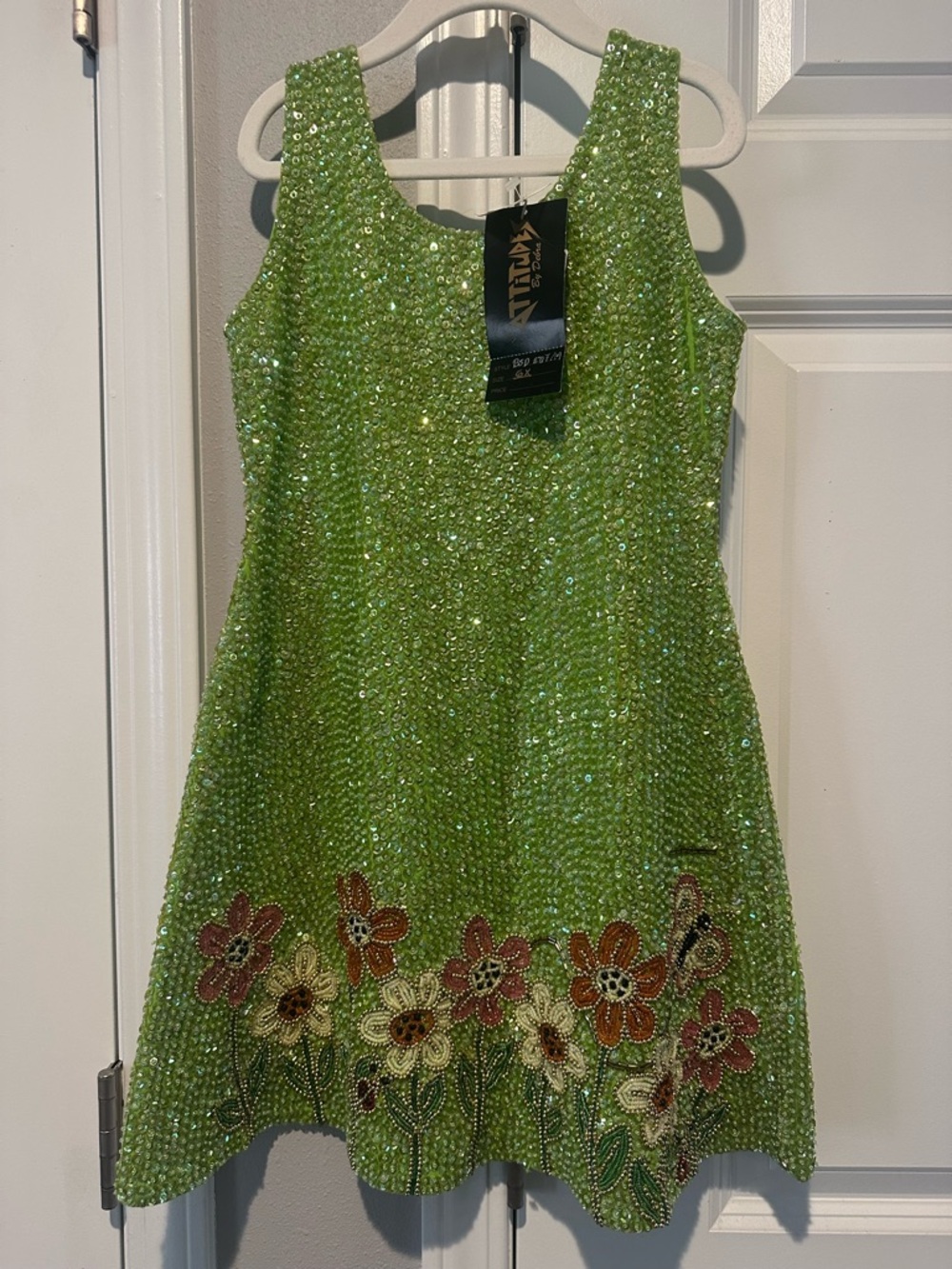 NWT: Vintage Little attitudes sequined floral dress. Size 6x